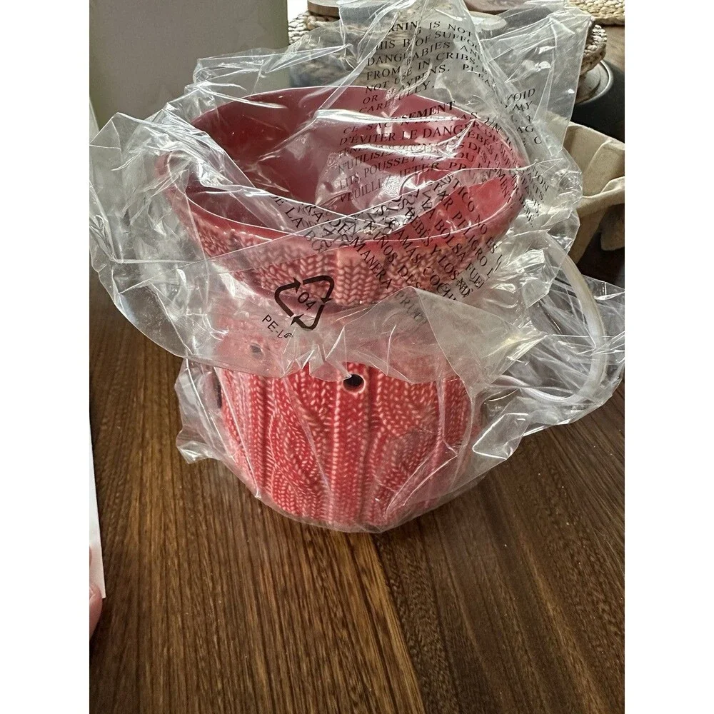 Comfy Cozy Scentsy Warmer – Full Size – Retired NOS Fall / Winter Theme Sweater